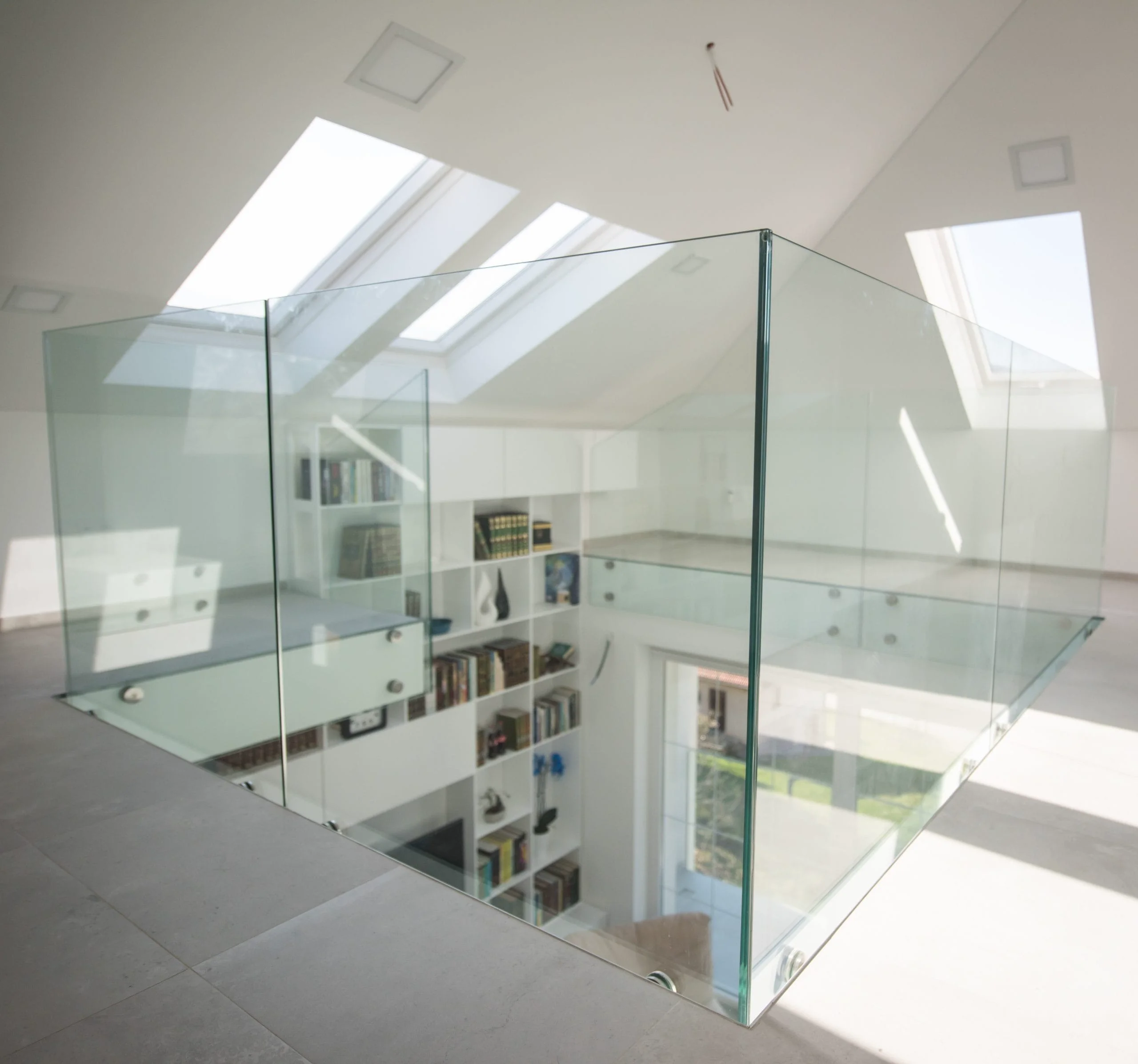 Garde-corps en verre pour mezzanine sur mesure à Genève