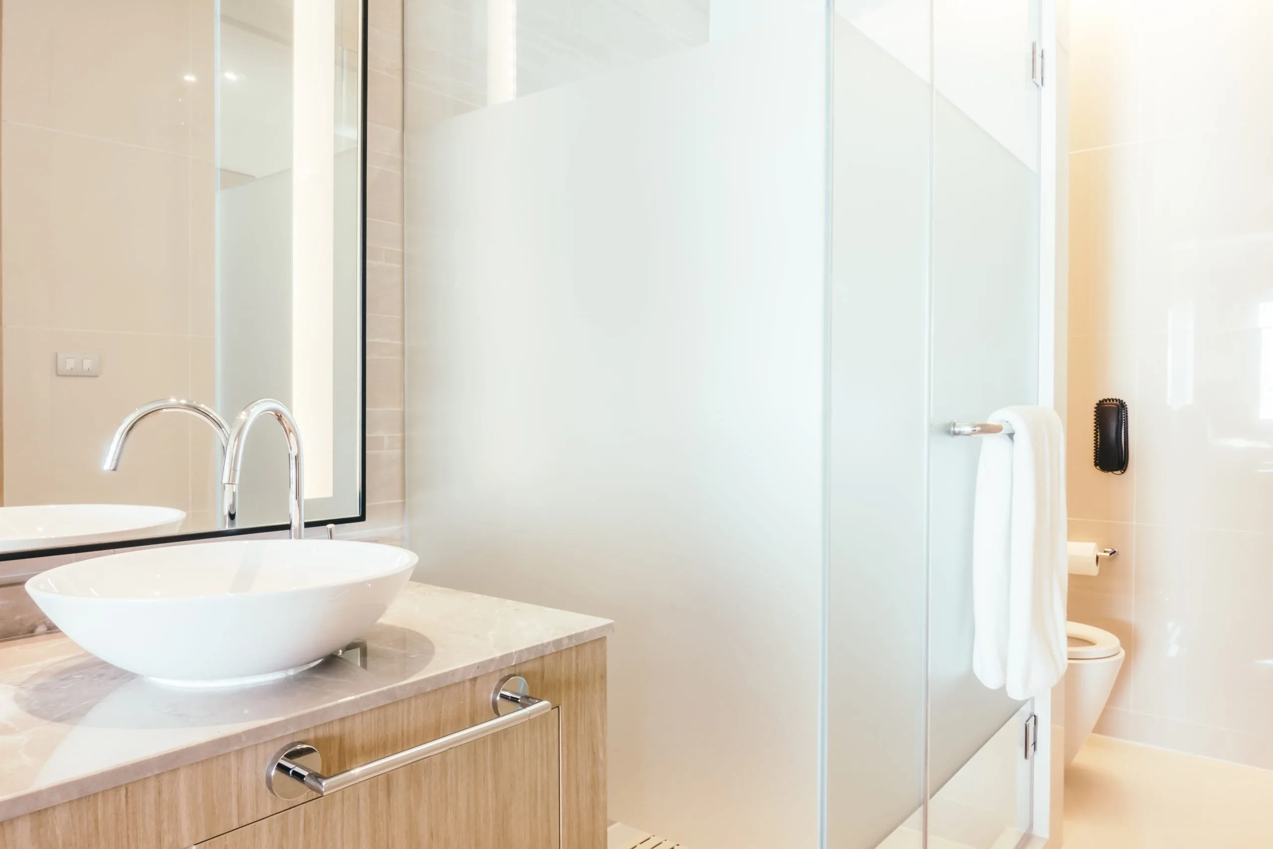 Paroi de douche opaque