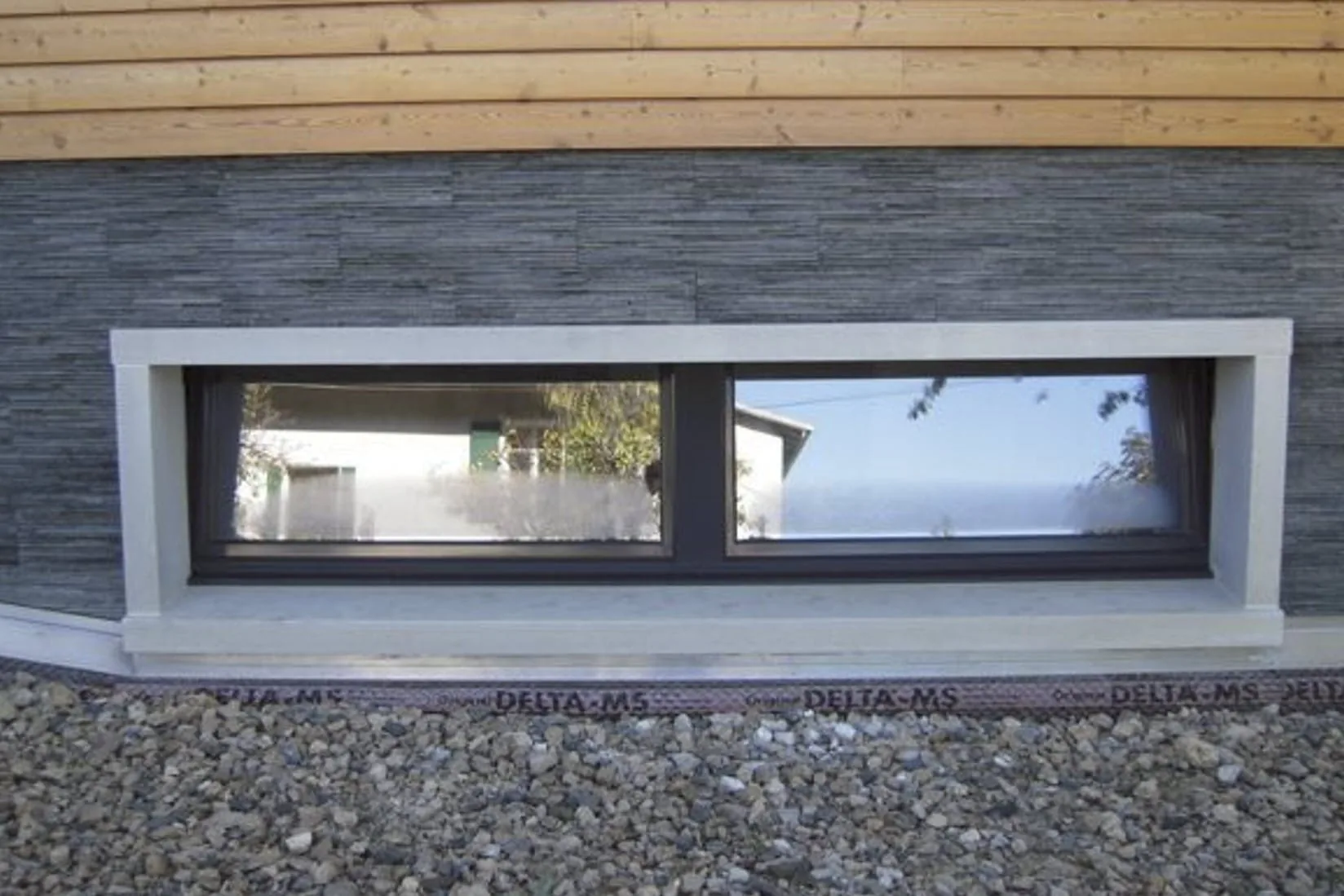 Fenêtre de sous-sol sur mesure