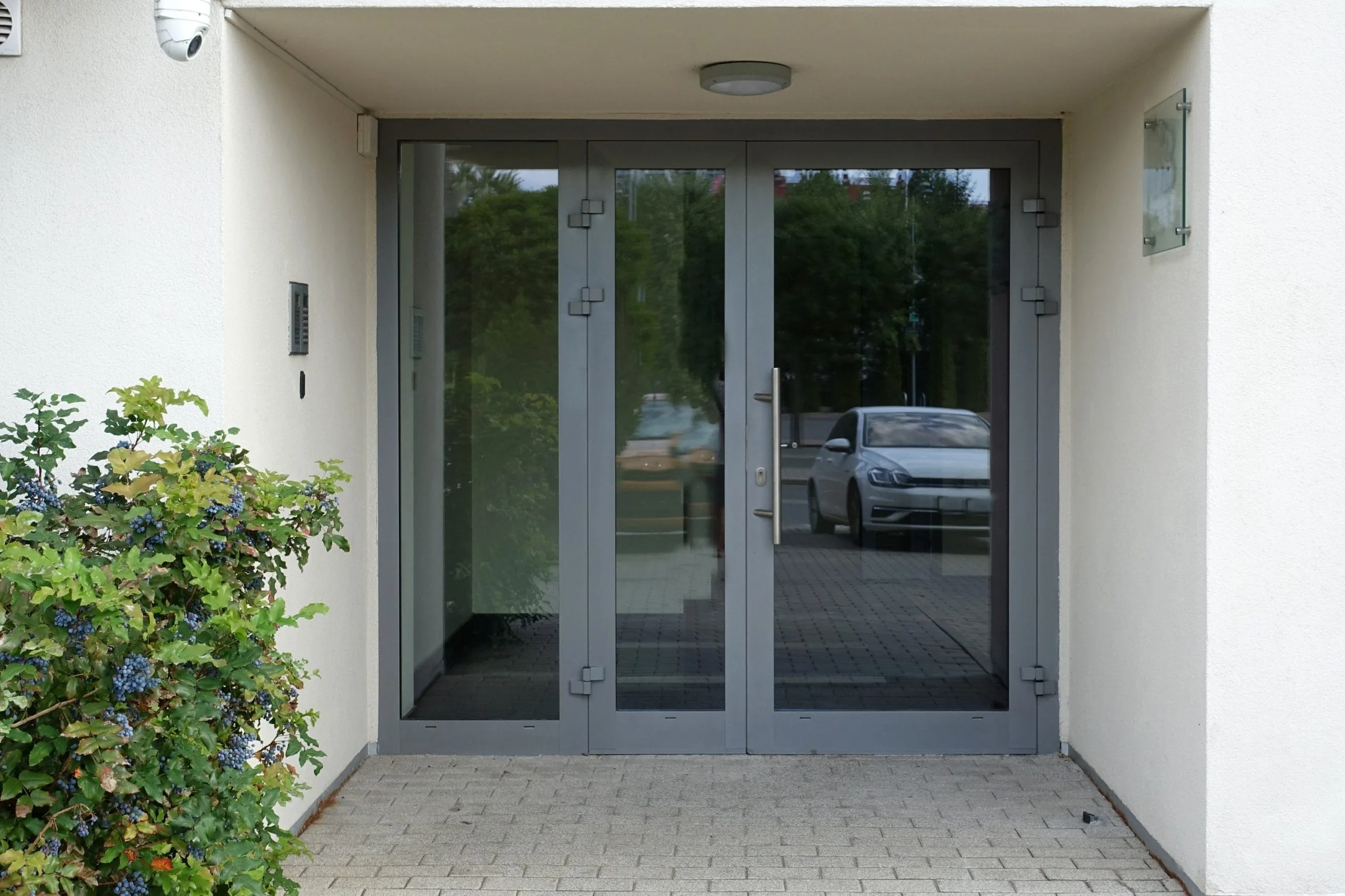 Porte d'entrée en aluminium sur mesure